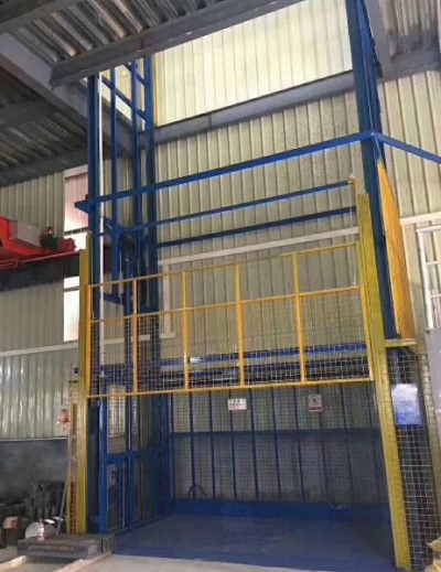 hydraulic goods elevator